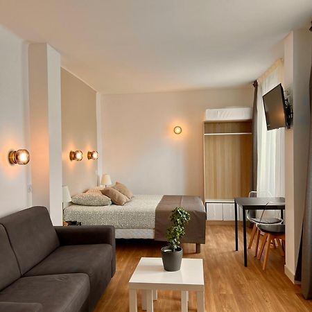 Studio 4 Pers Face Gare Sncf Appart Hotel Le Cygne D4 Bourges Bagian luar foto